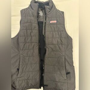 Vineyard vine vest- gray